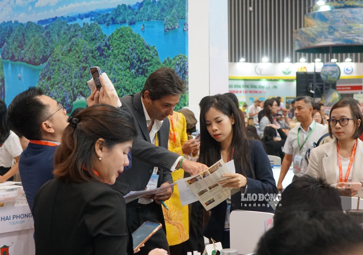 Visitors at the ITE HCMC International Tourism Fair 2024. Photo: Thanh Chan