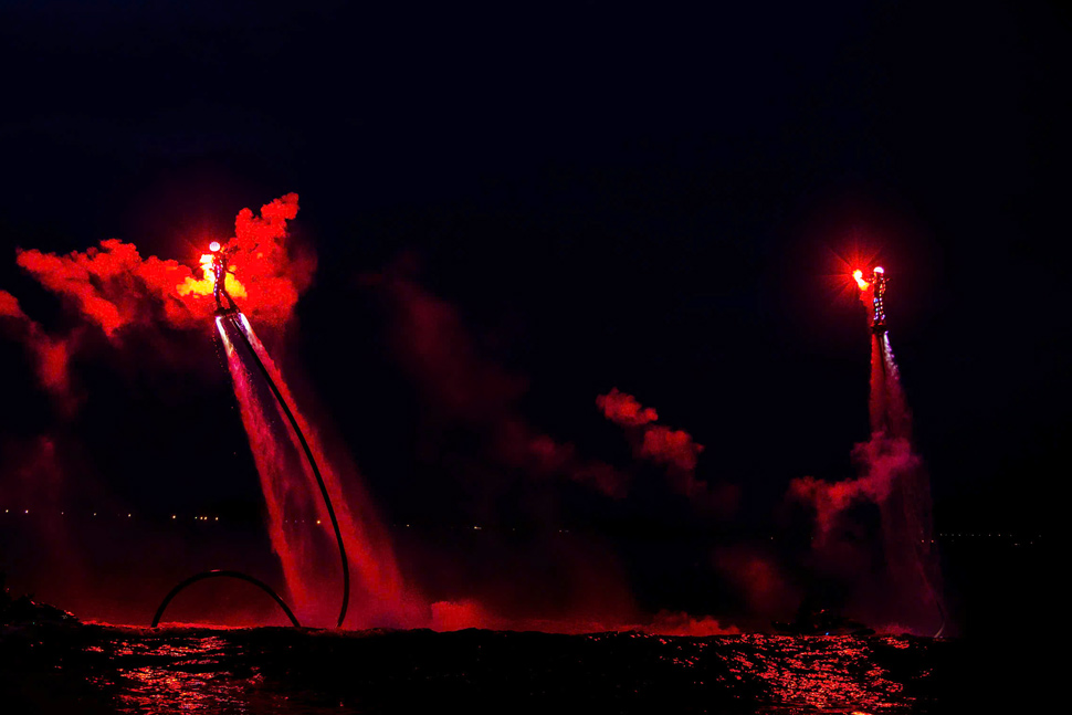 Flyboard performance on Quy Nhon beach. Photo: BTC