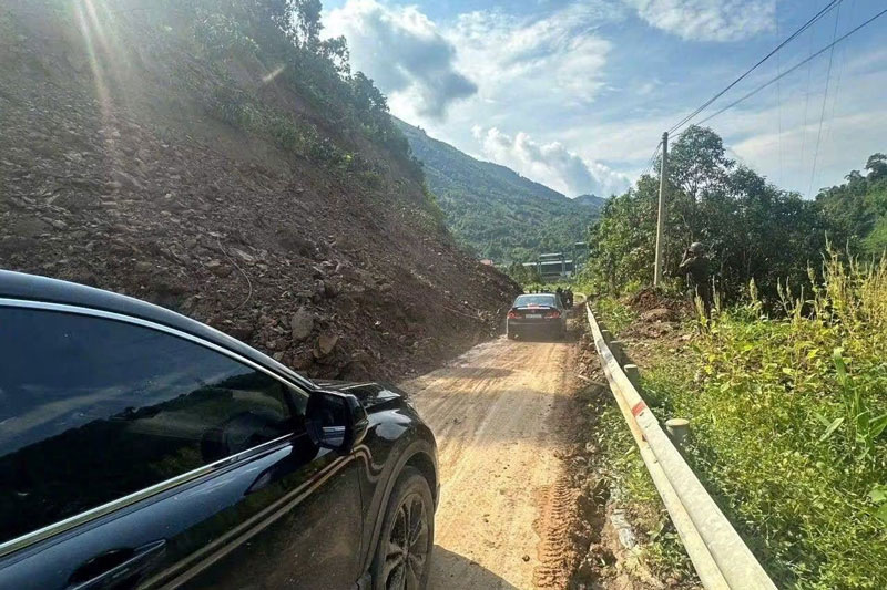 Tỉnh lộ 175 đoạn qua xã Mỏ Vàng đã tạm thông. Ảnh: Công an xã Mỏ Vàng