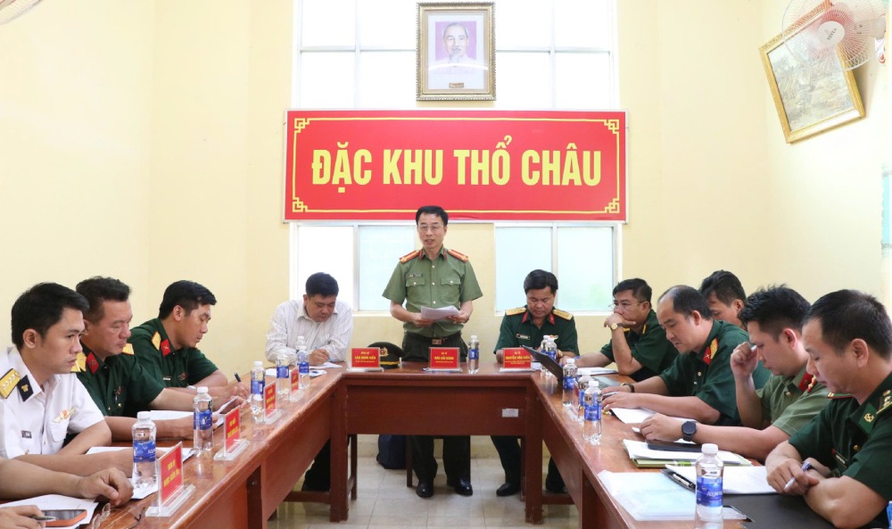 Đại tá Đào Hải Đăng, Phó Giám đốc Công an tỉnh An Giang phát biểu tại buổi làm việc. Ảnh: Tiến Dũng/Công an An Giang
