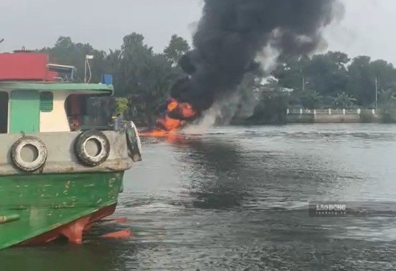 Fire scene. Photo: Anh Tu