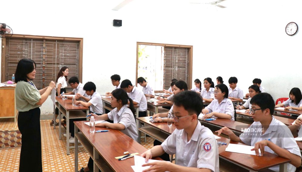 Public educational institutions in Khanh Hoa currently have 26,527 managers, teachers, and staff. Photo: Phuong Linh