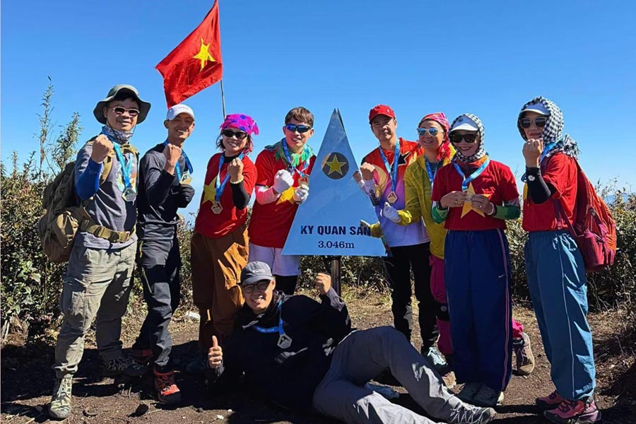 라이쩌우의 산봉우리 트레킹 투어가 관광객과 여행사들의 관심을 받고 있습니다. 사진: 라이쩌우성 전자 정보 포털