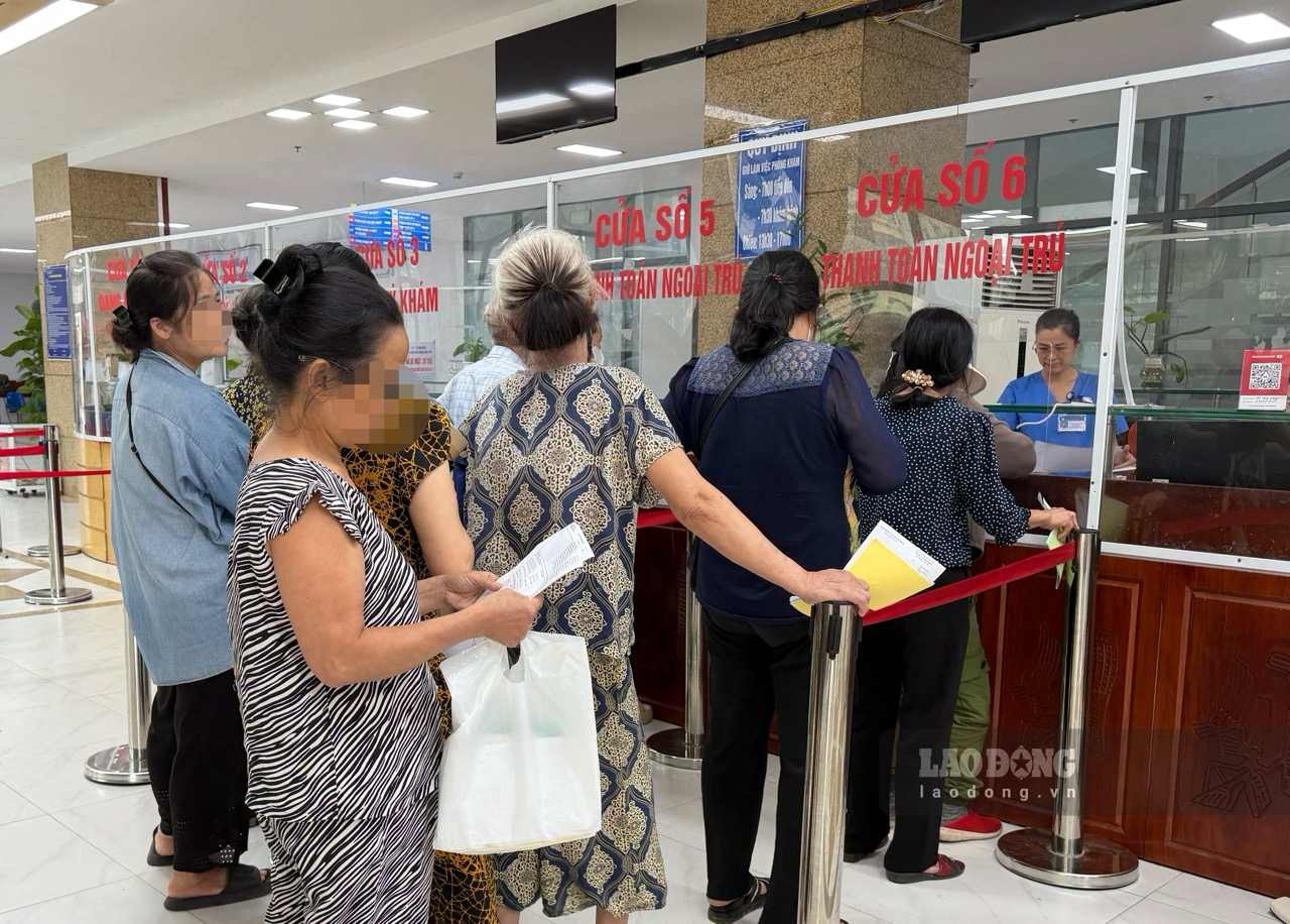 From 40 years old and older, women at moderate risk should have breast cancer check-ups once a year. Photo: Thuy Linh