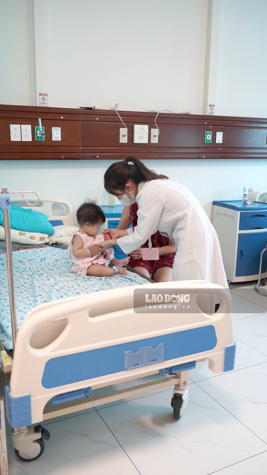 COVID-19 gia tăng ở trẻ, bác sĩ khuyến cáo phụ huynh không nên hoang mang
