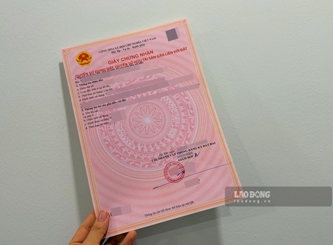 How to handle disputes over common walkways is an issue of concern to readers. Photo: Tra My