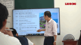 Korean language class for workers registering to work abroad.