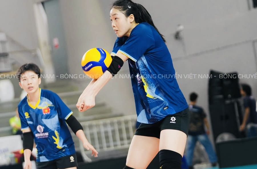 La joueuse Pham Quynh Huong participera probablement au Championnat d'Asie de volleyball 2026. Photo: Volleyball Vietnam.