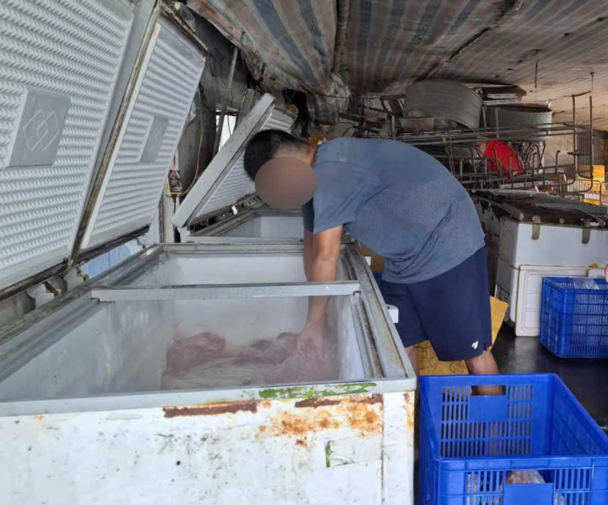 Exhibits discovered by functional agencies. Photo: Hung Yen Provincial Police