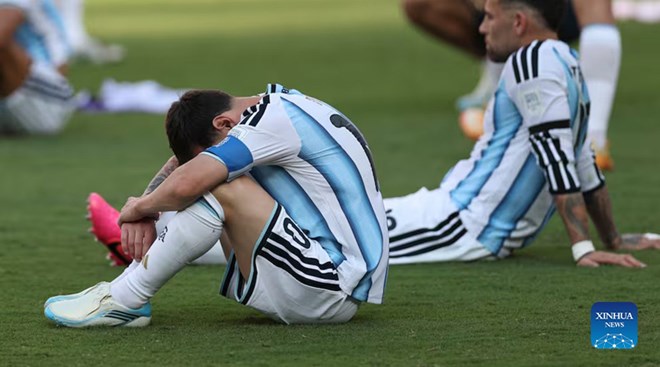 Footballer Lionel Messi's father is always the companion of the male player in his career journey. Photo: Xinhua