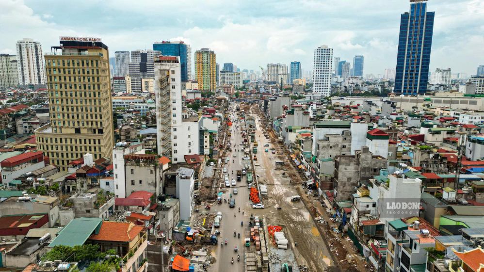 Công trường dự án đường Vành đai 1 đoạn Hoàng Cầu - Voi Phục, tháng 8.2026. Ảnh: Sóng Hữu 