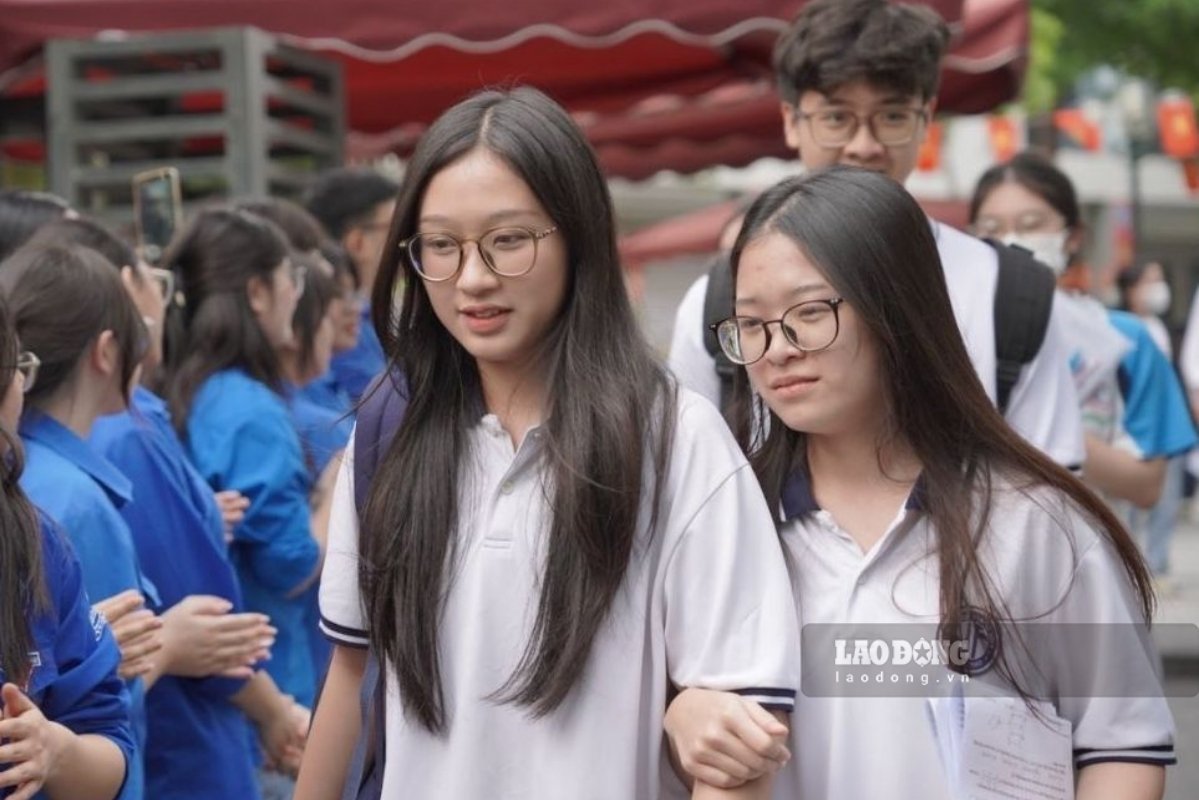 By the morning of August 10, more than 130 schools had announced the benchmark scores for training majors in 2026. Photo: Vu Linh
