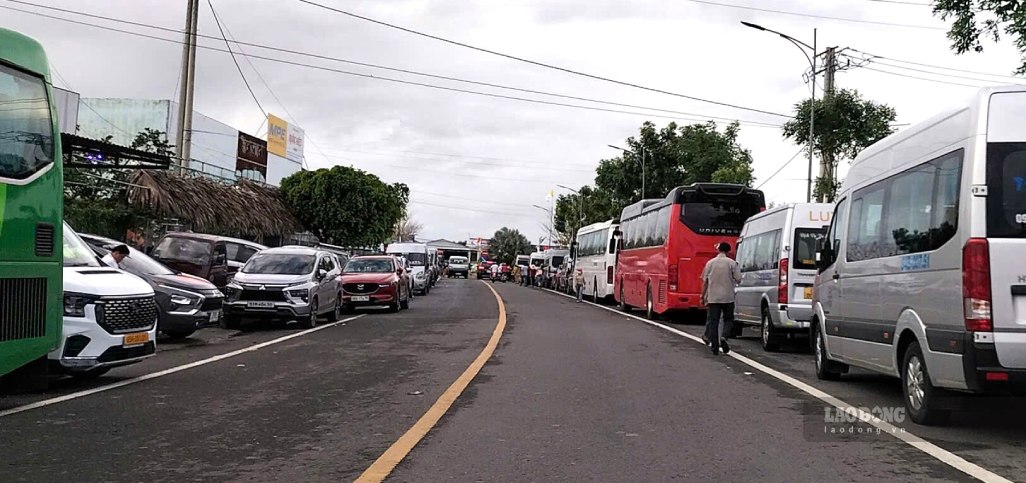 Đoạn tránh Quốc lộ 1 qua Giá Rai, Nhà thờ Tắc Sậy, Cà Mau. Ảnh: Nhật Hồ.