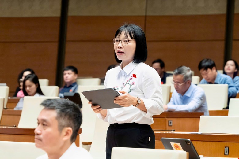 Đại biểu Nguyễn Thị Việt Nga - Phó Trưởng đoàn đại biểu Quốc hội chuyên trách TP Hải Phòng. Ảnh: Media Quốc hội