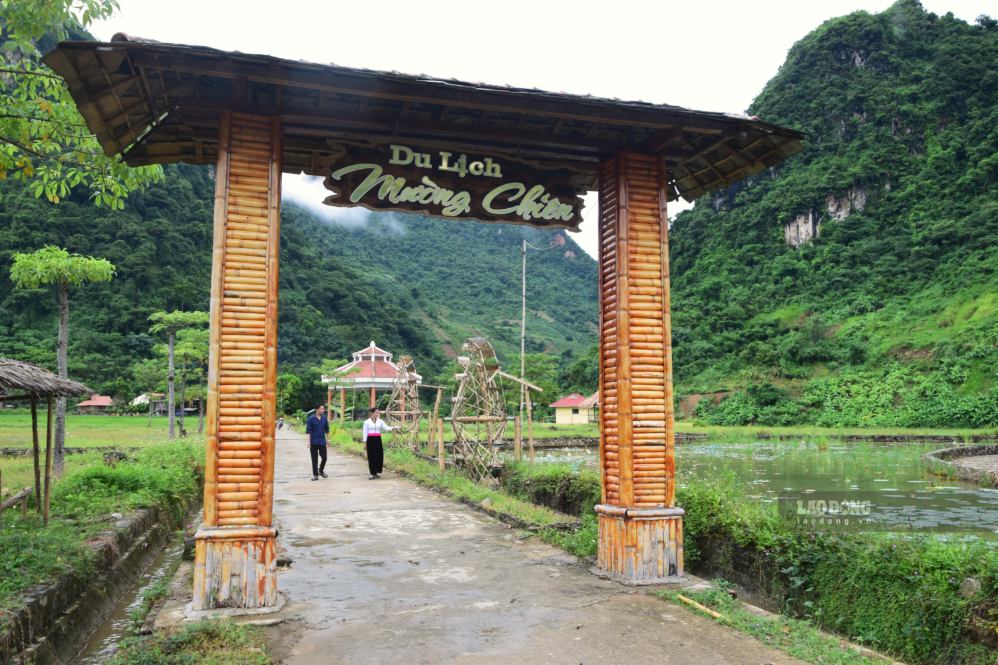 Cảnh đẹp nguyên sơ của xã Mường Chiên, tỉnh Sơn La thu hút khách du lịch. Ảnh: Trường Sơn