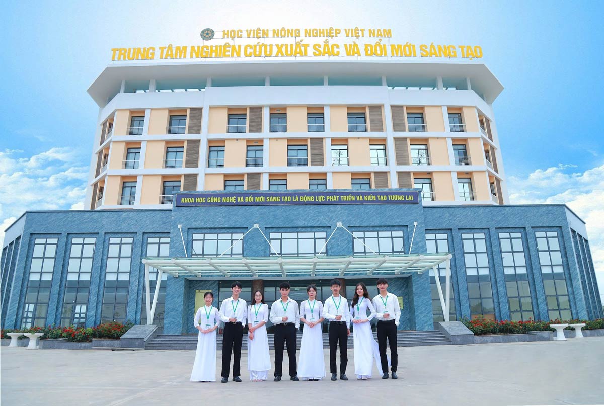 Vietnam National University of Agriculture has just announced the university entrance scores for 2026. Photo: School provided