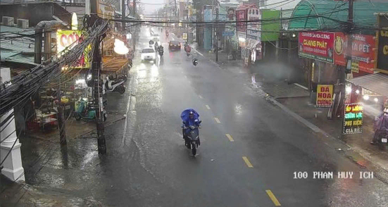 Mưa lớn gây ngập trên đường Phan Huy Ích. Ảnh: UDI Maps 