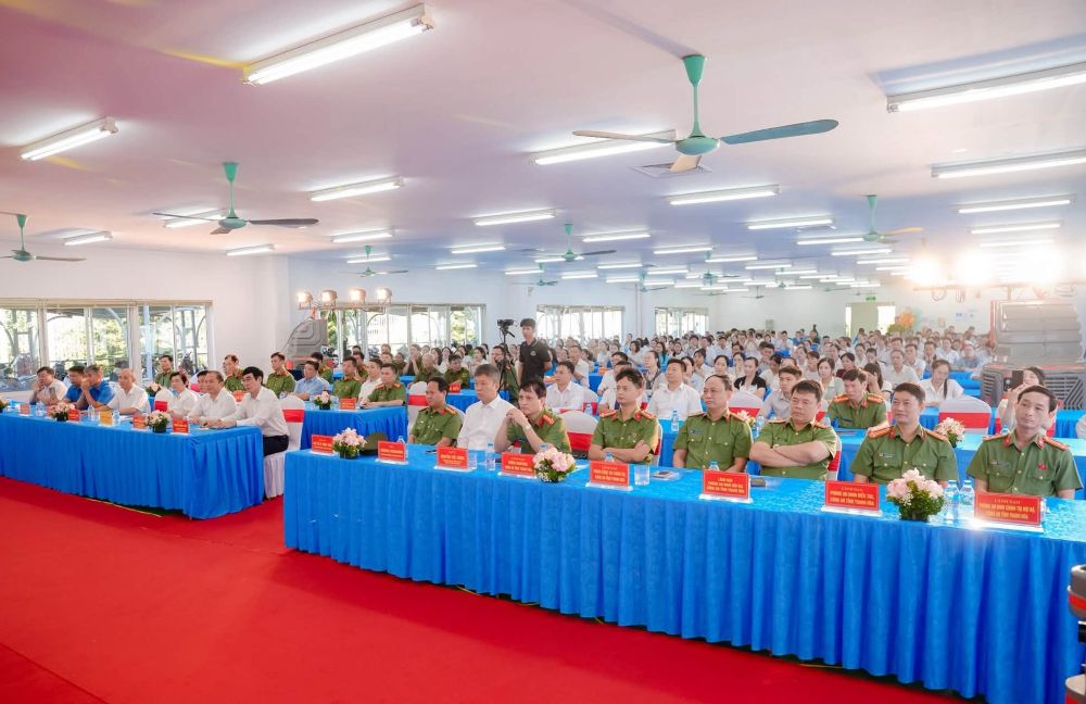 Các đại biểu tham dự chương trình. Ảnh: Công đoàn Công ty cung cấp