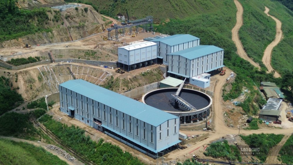 Nhà máy tuyển quặng apatit Làng Phúng đã hoàn thành hơn 90% khối lượng. Ảnh: Đinh Đại