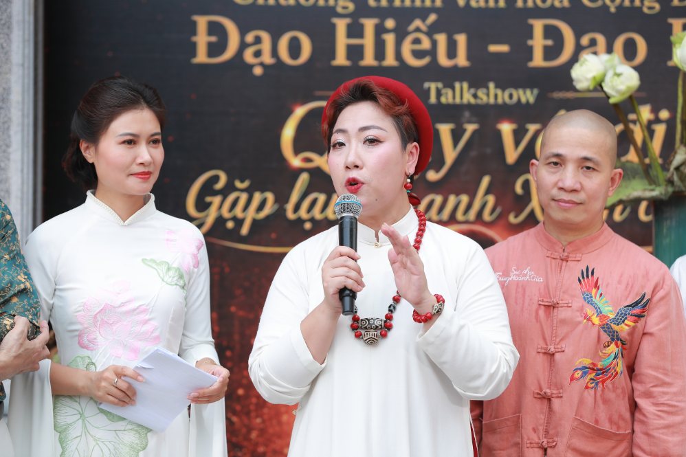 Nữ ca sĩ Hiền Anh Sao mai mong muốn sẽ tiếp tục hành trình lan tỏa những giá trị văn hóa đến với cộng đồng. Ảnh: Ban tổ chức.