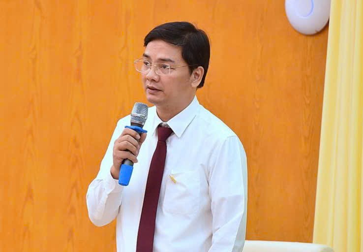 Mr. Vu Dinh Hung - Director of Tuyen Quang Department of Education and Training was temporarily suspended from work. Photo: Tuyen Quang Newspaper