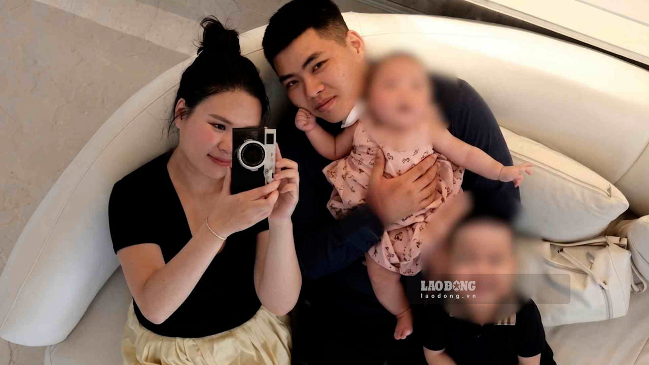 グエン・チャン・タオさん(24歳、フー・トー省)は、祝日には、子供を遊びに連れて行きながら2人の子供の世話をすることで、夫婦は時々疲れてしまい、口論になりやすいと述べました。写真:フエン・チャン