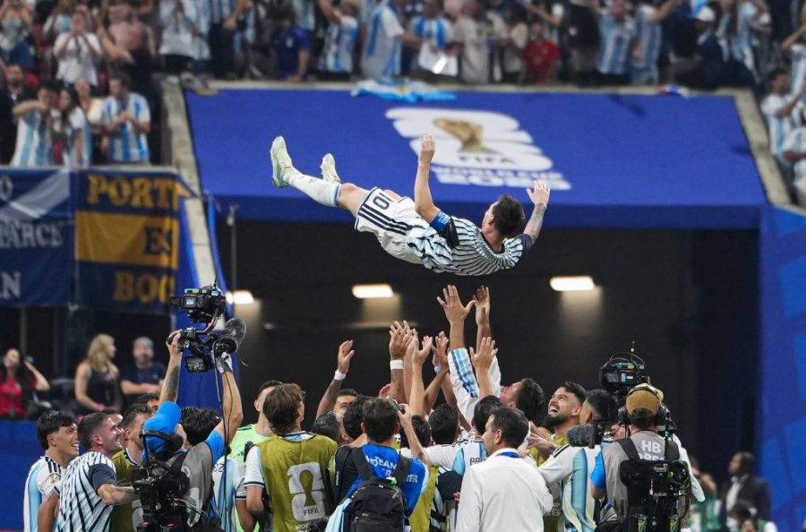 Tuy thất bại ở World Cup 2026 nhưng kết thúc của Messi với La Albiceleste vẫn là viên mãn. Ảnh: Xinhua