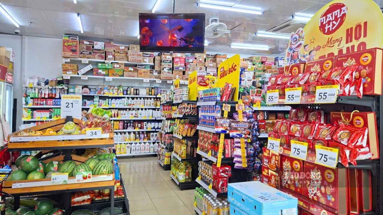 Để chủ động nguồn cung, WinCommerce chủ động phối hợp với các nhà cung cấp lớn, đơn vị sản xuất, hợp tác xã... để đảm bảo nguồn hàng từ gốc và giữ giá cả ổn định. Ảnh: Thạch Lam