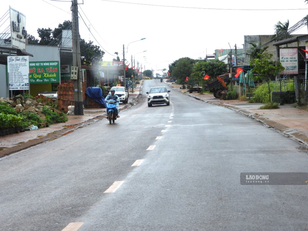 Cơ sở hạ tầng, đường sá trung tâm xã Dliê Ya ngày càng được cải thiện. Ảnh: Lê Duyên