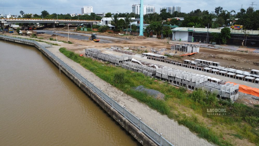 Dự án Đường ven sông Cái là công trình giao thông trọng điểm của thành phố Đồng Nai, có ý nghĩa quan trọng trong việc hoàn thiện hạ tầng đô thị, kết nối giao thông, chỉnh trang cảnh quan ven sông và tạo động lực phát triển kinh tế - xã hội của địa phương. Ảnh: HAC