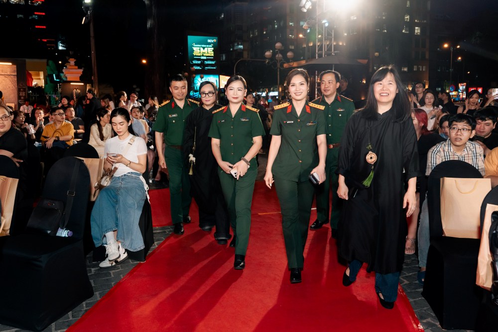 TV360 tham gia với vai trò nhà đầu tư, đồng hành sản xuất cùng BHD. Điểm đáng chú ý là một nền tảng số như TV360 đã trực tiếp rót nguồn lực vào phim huyền sử Việt, cho thấy điện ảnh lịch sử đang bắt đầu được nhìn như một sản phẩm của công nghiệp nội dung, không chỉ là dự án điện ảnh đơn lẻ.