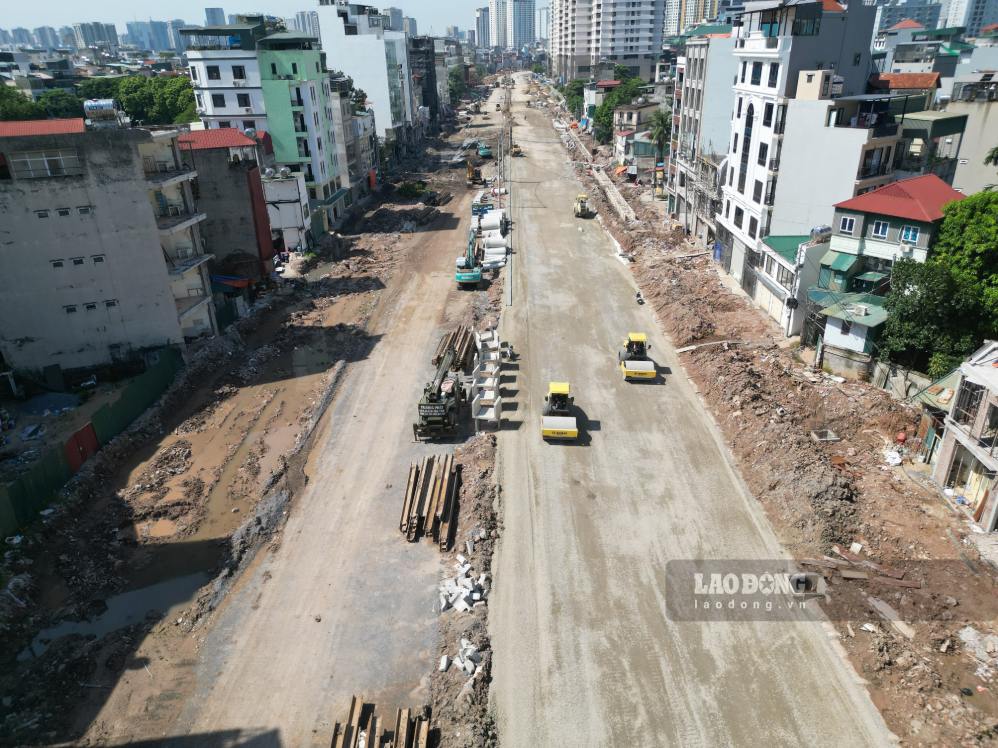 Công trường dự án đường Vành đai 2,5 đoạn Cầu Giấy - Khu đô thị mới Dịch Vọng, sáng 1.9. Ảnh: Sóng Hữu