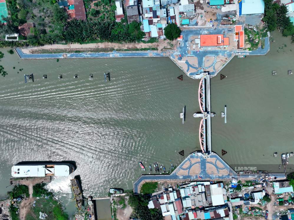 Cống Phú Xuân đạt 93% khối lượng.  Ảnh: Minh Quân