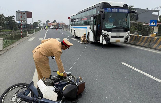 Road traffic accident victims need to have documents proving a body injury rate of over 81% to receive maximum support of 100 million VND from the Road Traffic Accident Damage Reduction Fund. Photo: Traffic Police Department