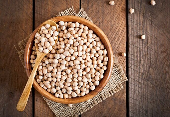 Lentils are a source of plant protein, fiber and many micronutrients that gout patients should eat to help lower uric acid. Graphic photo: AI.