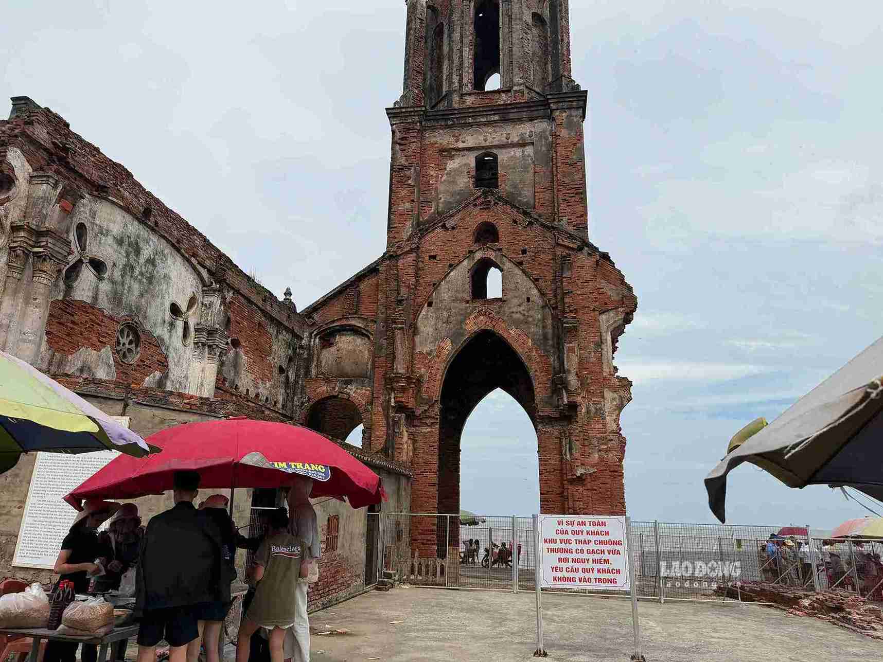 Pristine, airy space in the collapsed church area. Photo: Hai Minh