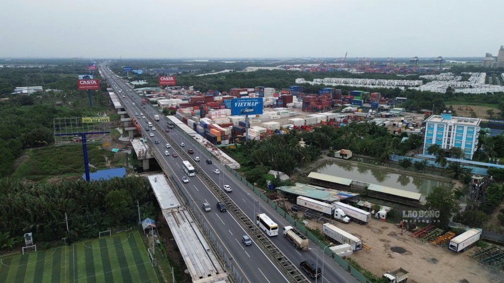 The number of vehicles heading to Ho Chi Minh City increased on the 4th day of the National Day holiday 2. 9. Photo: Anh Tu