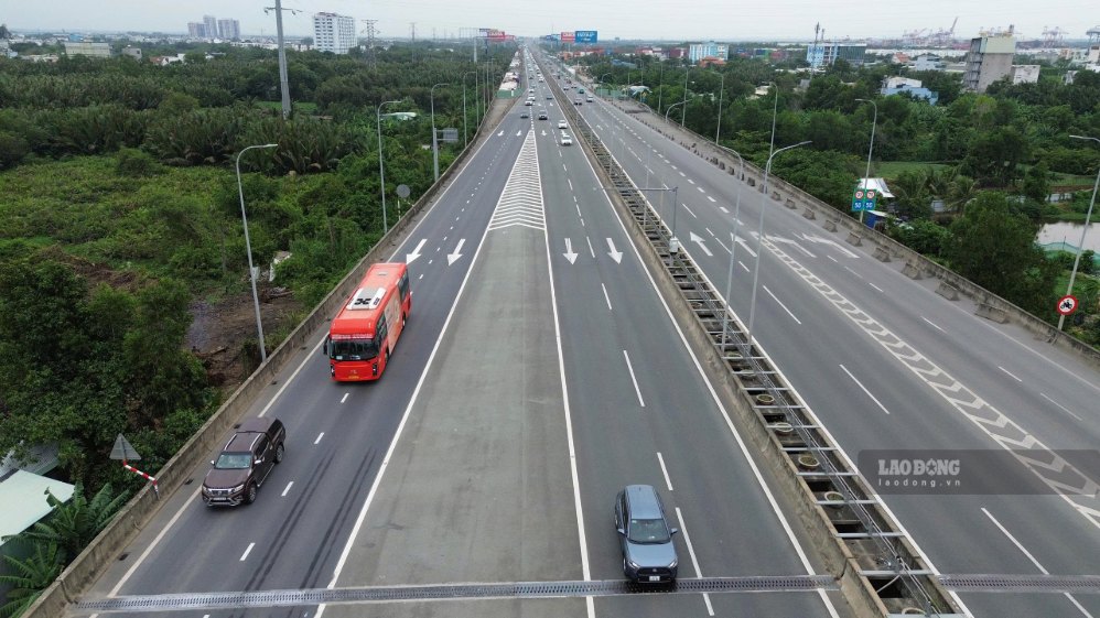 Chiều từ TPHCM lên cao tốc TPHCM - Long Thành - Dầu Giây khá thông thoáng trong ngày 1.9. Ảnh: Anh Tú