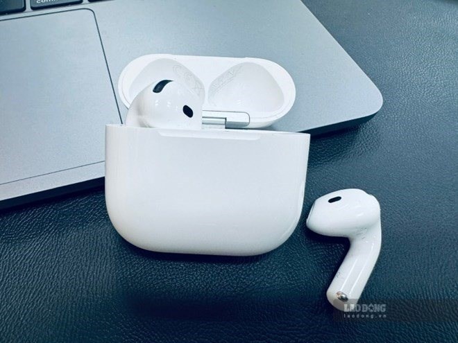 New features of AirPods always receive great attention from users. Photo: Quang Minh