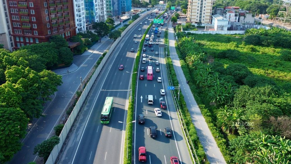 The number of vehicles pouring into Hanoi Capital began to increase from the afternoon of September 1. Photo: Duong Anh