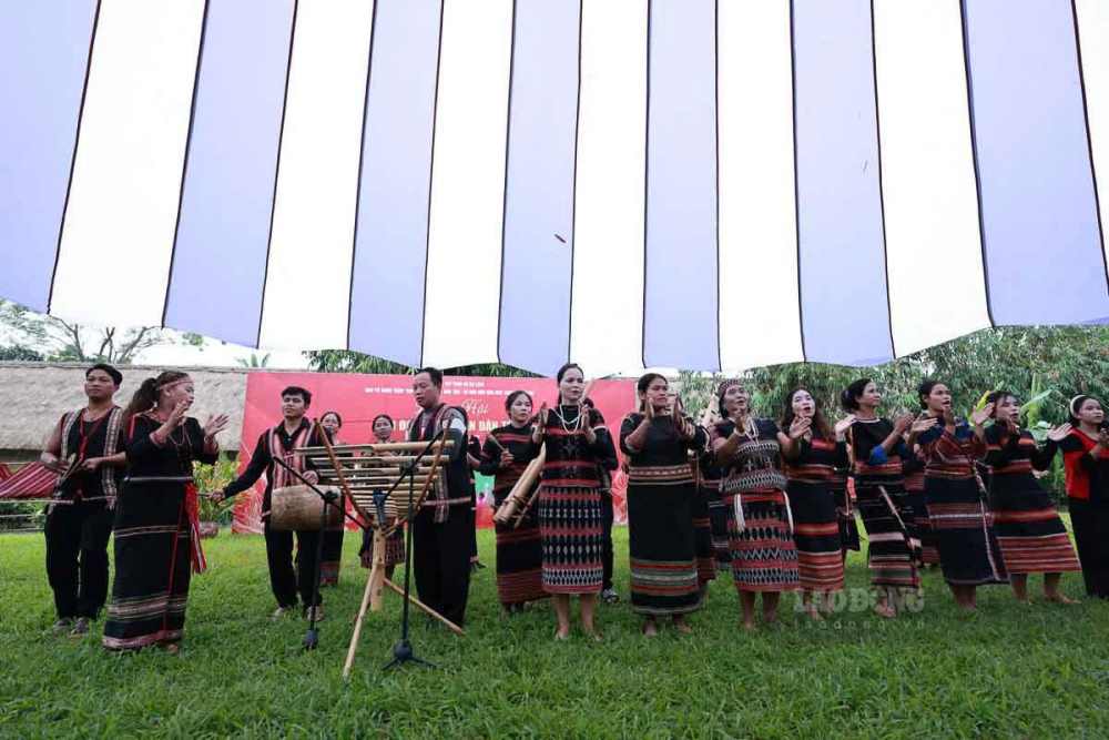 Exciting Great National Unity Festival at the Village of Culture - Tourism of Vietnamese Ethnic Groups. Photo: Hai Nguyen