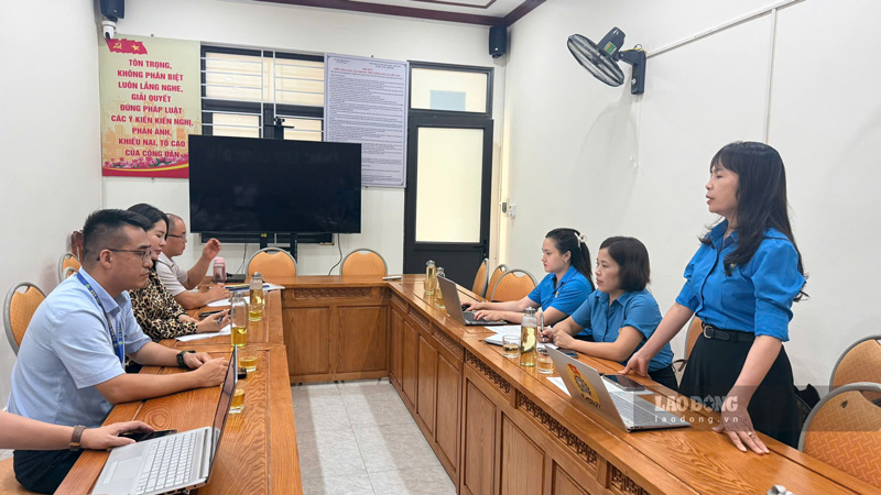 Cam Duong Trade Union mobilizes to develop union members and establish grassroots trade unions in Coc San. Photo: Nguyen Hue