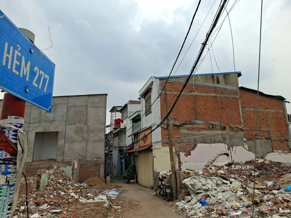 A series of houses in alleys become the frontage of National Highway 13 in Ho Chi Minh City. Photo: Minh Quan