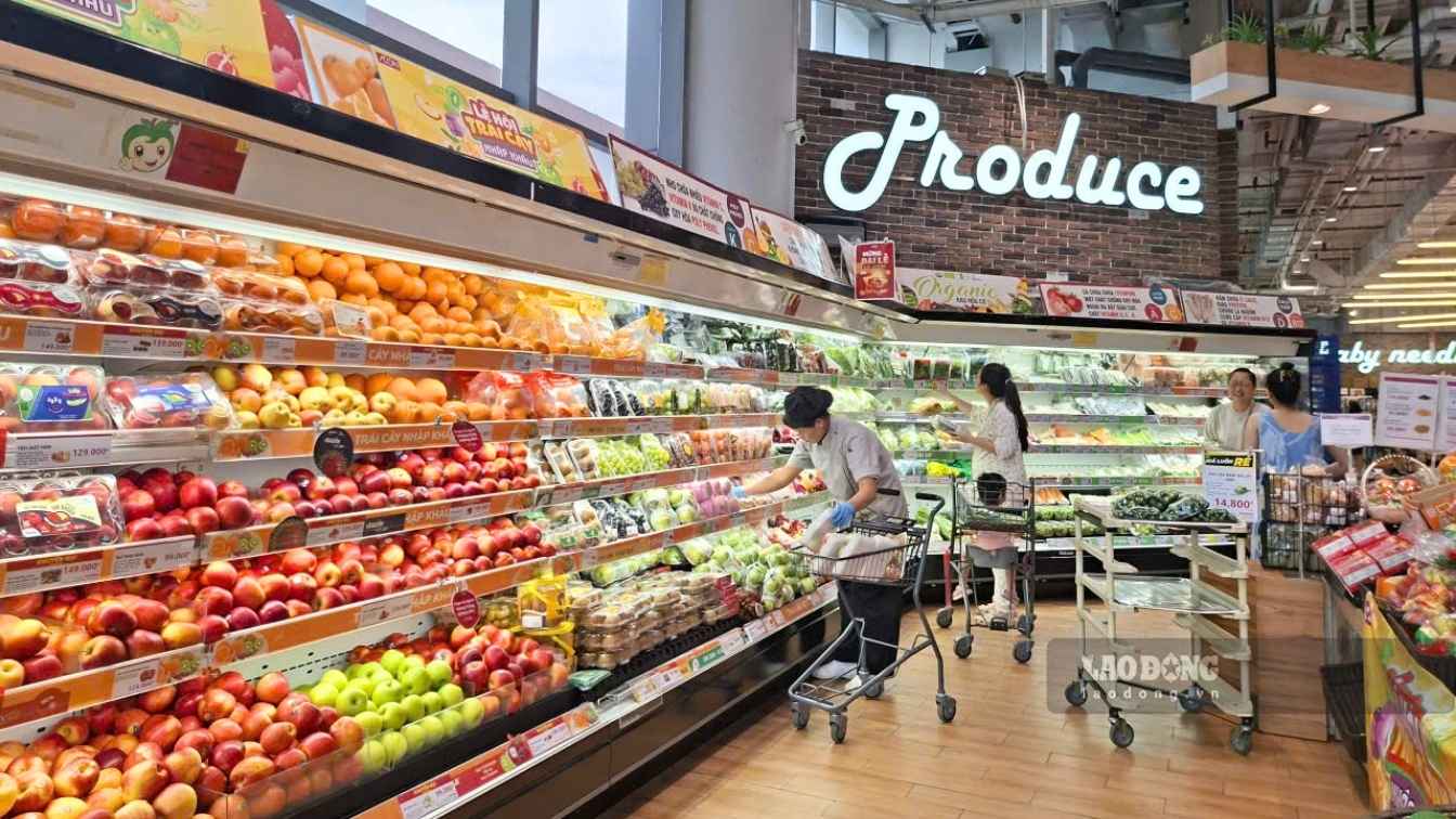Aeon Việt Nam triển khai chương trình đổi hóa đơn, nhận voucher 100.000 đồng. Ảnh: Thạch Lam