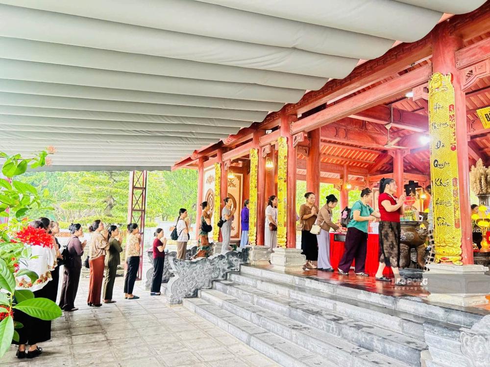 Truông Bồn là địa chỉ đỏ thu hút đông đảo người dân, du khách về dâng hương, tri ân các anh hùng liệt sĩ trong những ngày lễ lớn của đất nước. Ảnh: Duy Chương