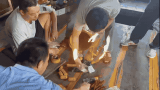 Prosecuting the owner of a fishing boat storing 145 detonators and explosives. Photo: Nghe An Border Guard