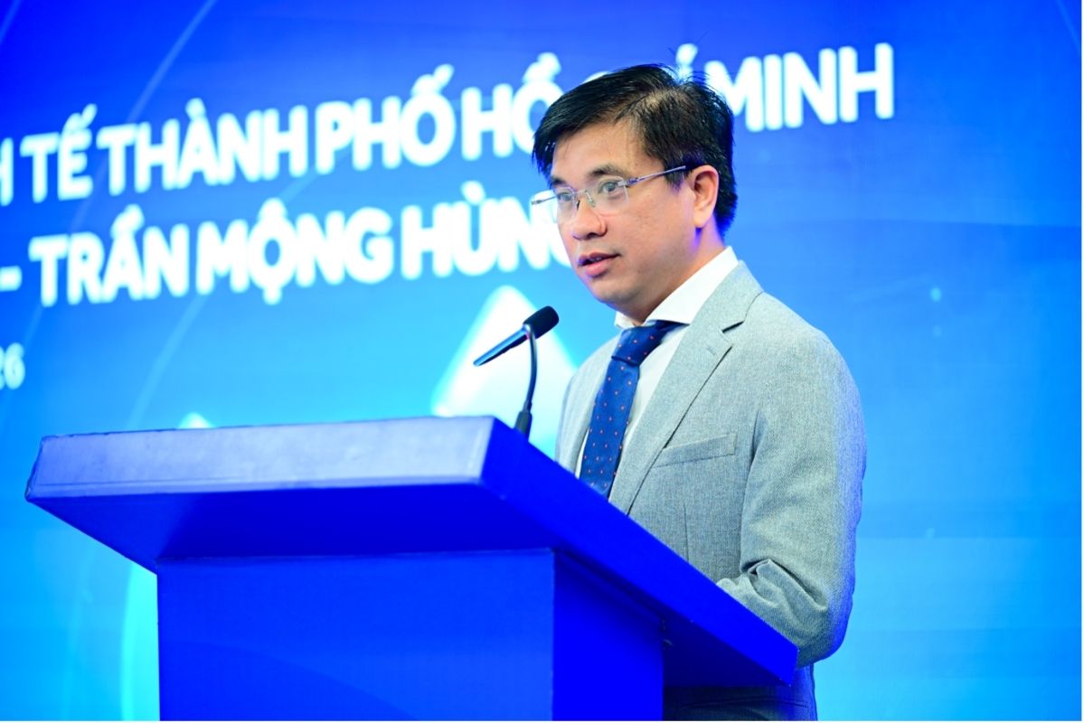 PGS.TS. Bùi Quang Hùng - Giám đốc UEH phát biểu tại buổi lễ.
