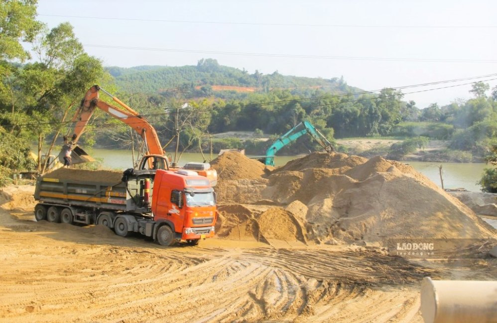 Nguồn đất san lấp tại Nghệ An đang chịu áp lực lớn khi nhiều dự án hạ tầng đồng loạt triển khai. Ảnh: Duy Chương chụp tháng 1.2026