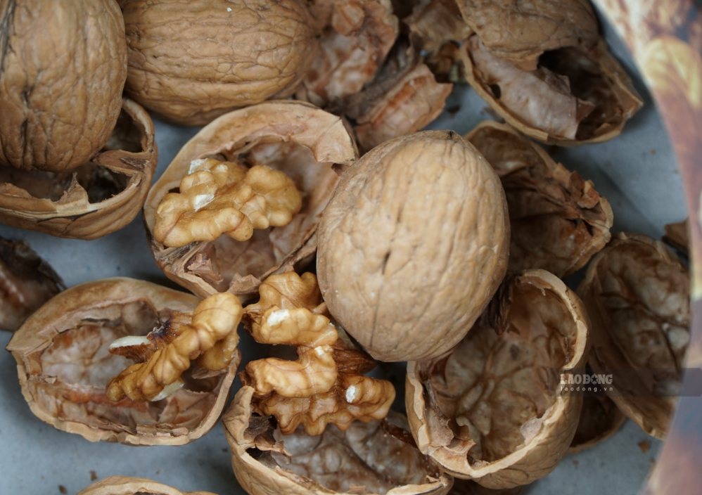 Nutritious nuts... are foods that should be added to the diet to help people after 60 years old live healthier. Photo: Thanh Thanh