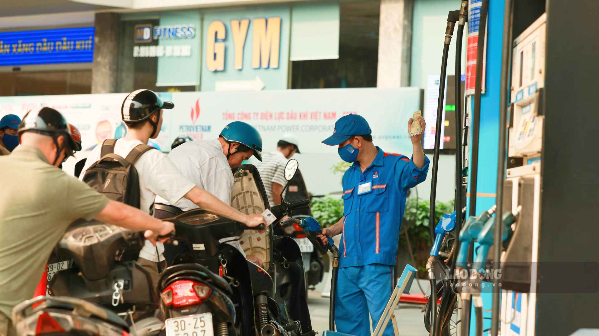 Gasoline and oil prices simultaneously increased in this afternoon's price adjustment period 10. 9. Photo: Hai Nguyen (taken in 2026)